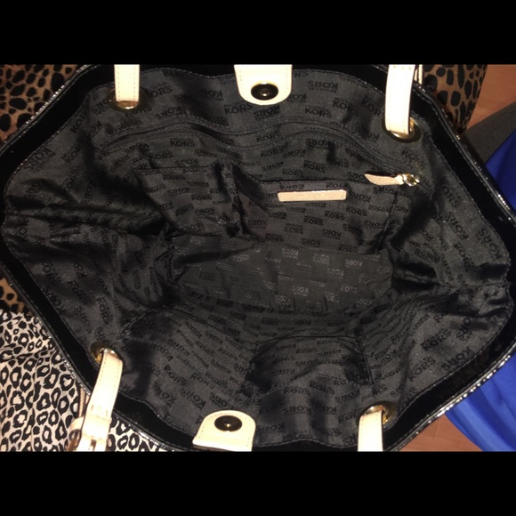 Michael Kors tote - Picture 3 of 5